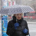 Hladni front stiže u Srbiju Zahlađenje donosi kišu i sneg, zna se tačno kad