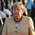 Merkel: Evropi preti uništenje ako ne poveća izdvajanja za odbranu