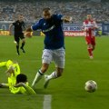 Fudbaler Leha ostavio sve bez teksta neviđenim gestom, komentator RTS-a u transu: "Ovo rade veliki igrači"