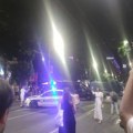 Studenti u blokadi doneli transparent ispred beogradskog SKC-a: Degenerična umetnost unutra