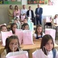 Priredba i pokloni za prvačiće u OŠ „Vuk Karadžić“