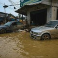 U poplavama u jugoistočnoj Aziji poginulo više od 160 osoba