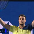 Srbin priredio neviđenu senzaciju! Pobeda karijere Miomira Kecmanovića! Srušio Zvereva i izborio plasman u četvrtfinale…