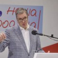 I Vučić u kampanji za lokalne izbore: Obećava od puteva do novca za crkvu, tvrdi da je on gradio puteve
