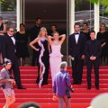 Scene haosa na Filmskom festivalu u Kanu: Lora Dern besni na crvenom tepihu, tuče i skandali u najskupljoj sezoni serije "Beli…