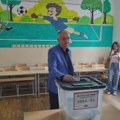 Otvorena birališta na Kosovu, zabeležen i prvi incident