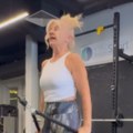 Славица Роквић (62) овако тренира задњицу: Објавила снимак из теретане, у преуским хеланкама ради вежбе: "Није лако"