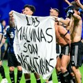 FIFA razmatra izveštaje povodom transparenta o Foklandskim ostrvima na utakmici