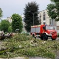Haos u komšiluku zbog iznenadne oluje Vatrogasci i ronioci spasavali ljude sa Bledskog jezera, planinari ostali zarobljeni…