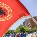 Zastave OVK postavljene na svim trgovima u Prištini: Čeka se izricanje presude Tačiju i drugim bivšim liderima