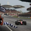 Hamilton: Održali smo sastanak u vezi greške u strategiji u trci na Sepangu