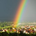 Danas sunčano i stabilno vreme, ponegde slaba kiša