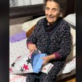 Zbog ovog snimka bake i unuka iz Čačka Srbija plače! Jovanka (85) dobila poklon, pa ga dala Draganu: "Daću ti da poneseš…