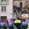 FOTO Nesreća u Lisabonu: Žičara Glorija iskliznula iz šina, najmanje 15 mrtvih