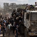 Još jedna grupa Palestinaca stigla u grad Gazu, Izrael izmenio spisak palestinskih zatvorenika za razmenu