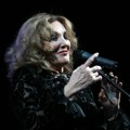 (Foto) Tereza Kesovija (87) održala svoj poslednji koncert: Na scenu izašla sa štapom, publika plakala