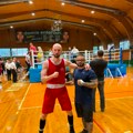 USPEH BOKS KLUBA „SENKI“ IZ SREMSKE MITROVICE: Dejan Vitasović ostvario pobedu u Inđiji
