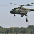 Tri pripadnika britanske mornarice poginula u padu helikoptera tokom vežbe