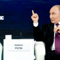 UŽIVO Putin na forumu: Postoje šanse za mir — Rusija i Ukrajina moraju same da se dogovore
