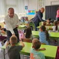 Prvi školski koraci uz podršku: Pokloni za 308 prvaka u Prijepolju