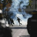 U Francuskoj zbog nasilja na protestima srednjoškolaca privedeno 5.060 osoba, 14 pritvoreno
