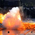 Scene kao iz rata u Albaniji: Tirana u plamenu, policija potegla puške, mnogo je povređenih!