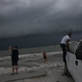 "Biće to veliki uragan" - vlasti naredile hitnu evakuaciju! Zapadna obala se priprema za izuzetno opasnu oluju!