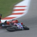 Drama u Moto GP-ju! Direktan sudar Markeza i Banjaje, u poslednjem krugu sa staze izleteo i Vinjales