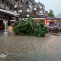 Nevreme napravilo haos po Srbiji: Evakuisano 5 vaspitačica iz vrtića u Ljigu, u Subotici izbio požar nakon udara groma