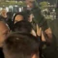 Drama u Novom Sadu! Demonstranti napali Mariniku Tepić - Sklanjaj se! (video)