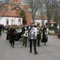 Niko nije očekivao da će se ona pojaviti na sahrani Hafe Karić: Prišla porodici, evo i kako su reagovali