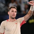 Medvedev ispao, Madrid dobio prvog polufinalistu