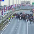 Kolona studenata i građana krenula ka Železničkoj stanici Prokop