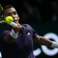 Kanađanin prvi finalista Pariza: Čeka Sinera ili Zvereva