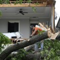 Razorni tornado kod Hjustona: Više od 100 kuća oštećeno, blokirane pojedine saobraćajnice