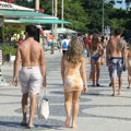 U Crnoj Gori više nema šetnje gradom u kupaćem kostimu, kazne i do 500 evra