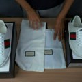 Bitan detalj na patikama od 800 evra? Ni Guči nije odoleo „temuu“ Poznati italijanski brend uradio nešto što se od njega nije…
