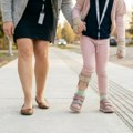 Lični pratioci kasne, a deca gube dragoceno vreme Godinama isti problem. Zašto Bor ne obezbeđuje lične pratioce na vreme?