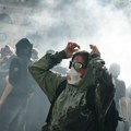 "Čin V" trese Pariz, bunt mladih ne staje! Nastavnici prenoćili u učionicama, advokati napravili živi štit oko učenika…