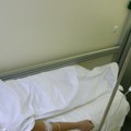 Žena primljena u bolnicu jer je sipala kapi za kurje oko u.... Ceo Balkan plače od smeha ovom lekarskom izveštaju