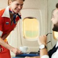 Stjuardese imaju "šifru" za neprijatnog putnika Ako vas neko ovako nazove u avionu - nije dobro!