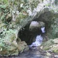 Nestvarni turistički biser u srcu Srbije: Upoznajte Vodenu pećinu, ali držite se važnog upozorenja! (foto)