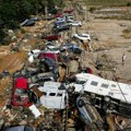 Hronologija tragedije u Španiji: Potop se nazirao od ranog jutra, a upozorenje stiglo tek kada mnogima nije bilo spasa