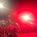 Počela intervencija žandarmerije u Kralja Milana, građani su upalili baklje na raskrsnici u KnezaMiloša