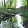 Miriše na pokvarena jaja, ali leči mnoge bolesti: Voda u ovoj banji privlači turiste sa svih strana (Foto)