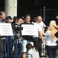 Građani ispred novosadskog suda zbog privođenja učesnika protesta