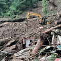U klizištu zatrpan autobus u Indiji, poginulo najmanje 18 osoba