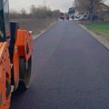 Ekipe ”puta” na terenu Asfaltiraju se ulice u gradu i prigradskim naseljima, ”presvučena” ulica Vase Eškićevića