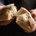 Zgrozili ste se kad je Šapčanin u hlebu pronašao flaster: Sada će vam se utroba okrenuti od gađenja