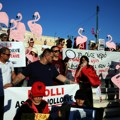„Flamingo revolucija“ ne jenjava: Novi masovni protest protiv premijera Albanije